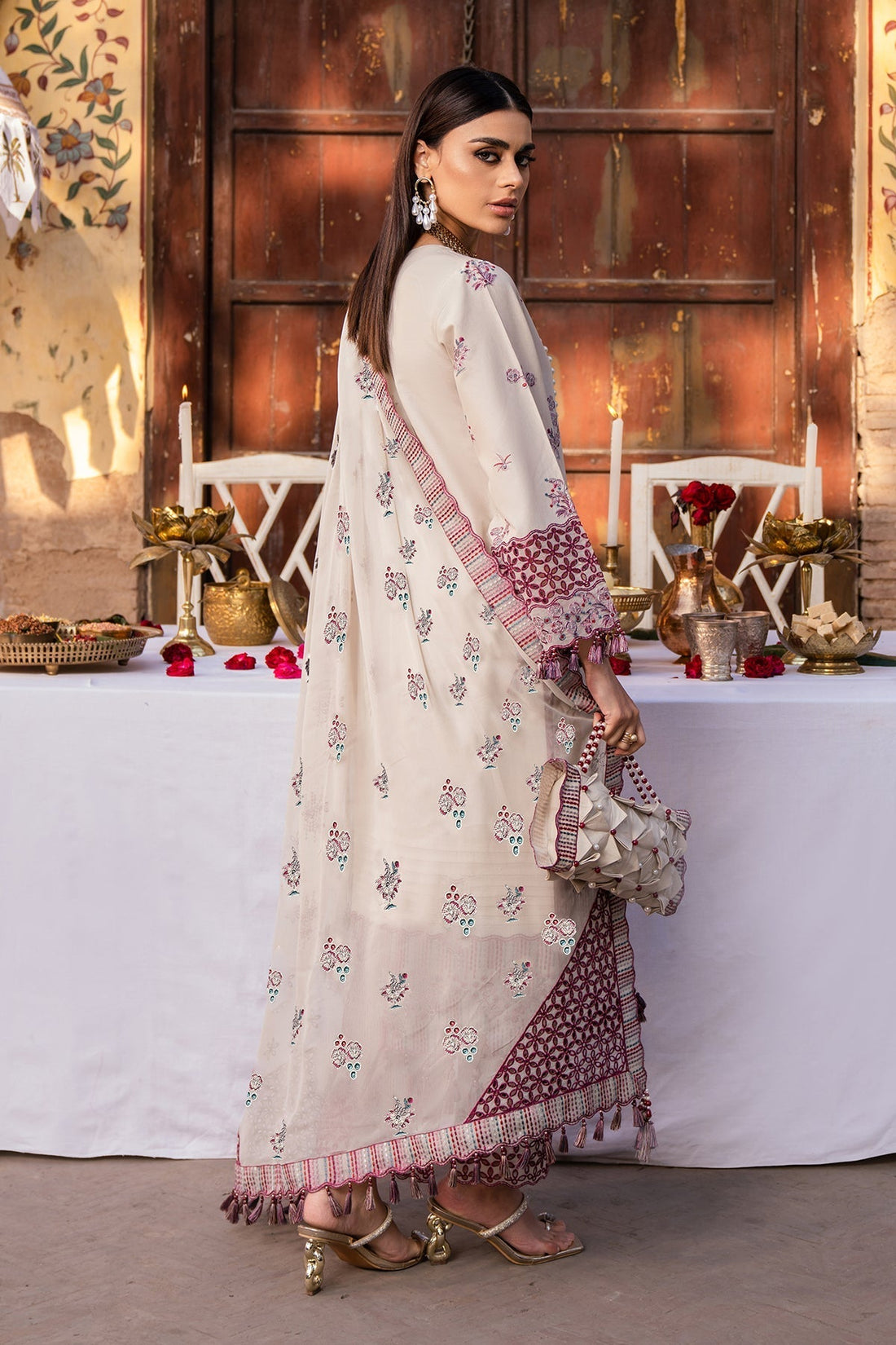 Alizeh | Rawayat Luxury Lawn 24 | Hayat by Alizeh - Designer Dress - Type: Ladies Clothes - Available at Libayah - 100% Original