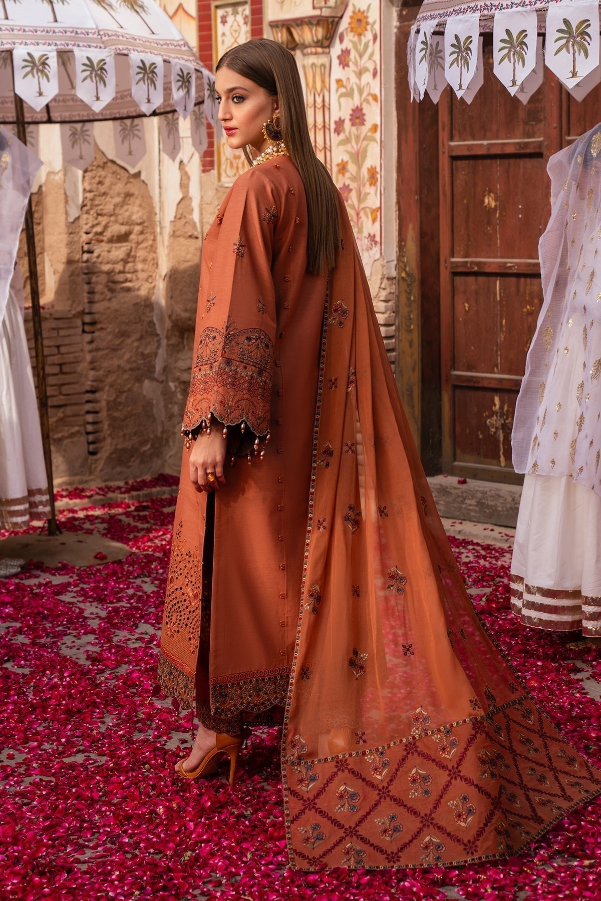 Alizeh | Rawayat Luxury Lawn 24 | Manat by Alizeh - Designer Dress - Type: Ladies Clothes - Available at Libayah - 100% Original