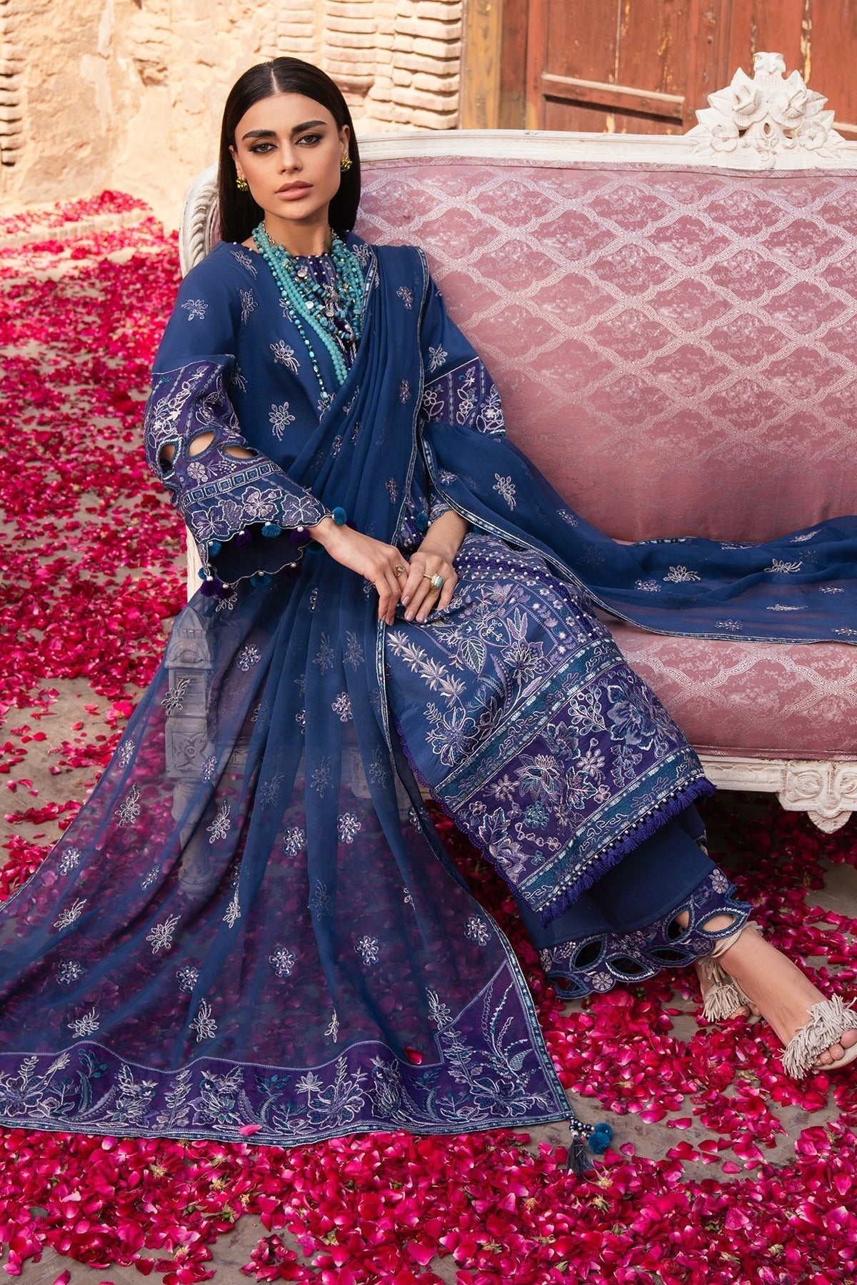 Alizeh | Rawayat Luxury Lawn 24 | Shehnaaz by Alizeh - Designer Dress - Type: Ladies Clothes - Available at Libayah - 100% Original
