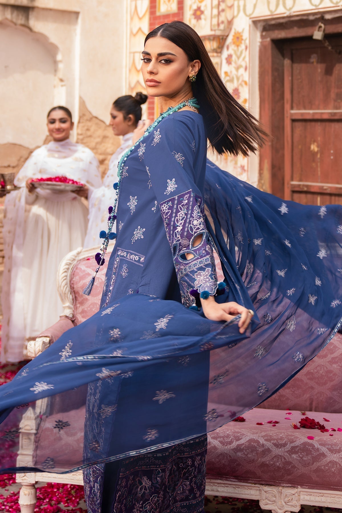 Alizeh | Rawayat Luxury Lawn 24 | Shehnaaz by Alizeh - Designer Dress - Type: Ladies Clothes - Available at Libayah - 100% Original