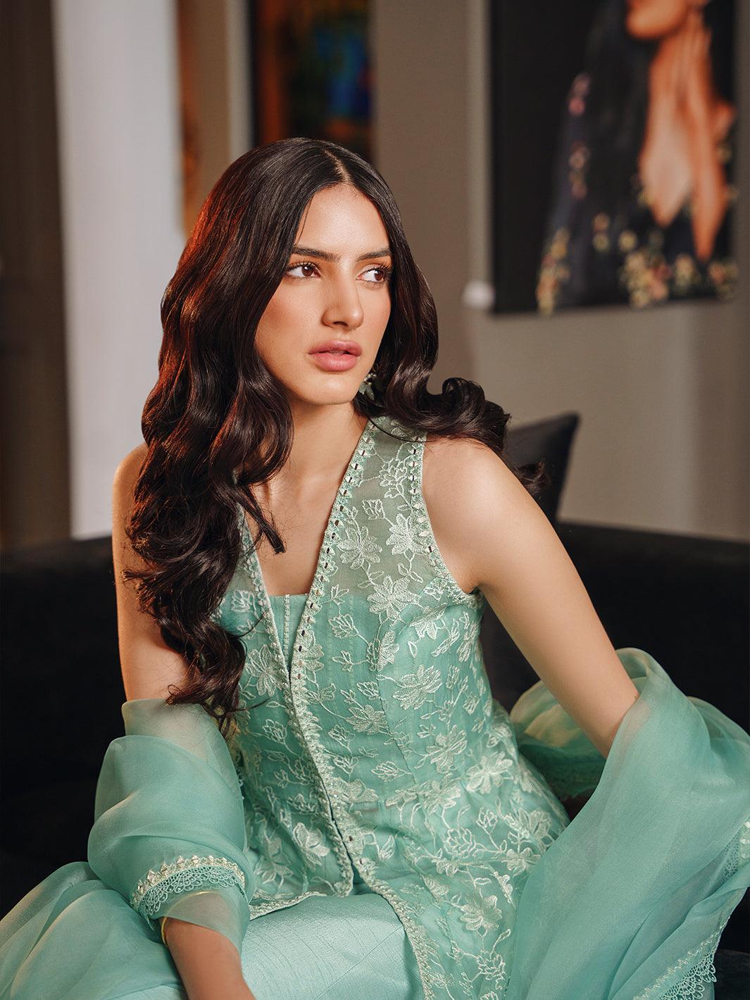 Amroz Atelier | Reveur Formals | Âme Soeur by Amroz Atelier - Designer Dress - Type: Formal - Available at Libayah - 100% Original