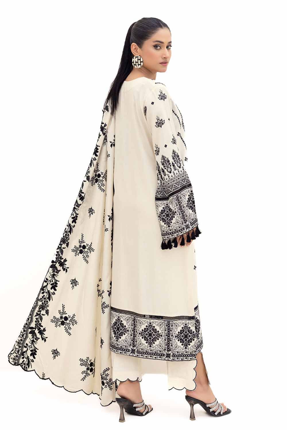 Gul Ahmed | Winter Collection 24 | Acrylic Dupatta AP-42006 by Gul Ahmed - Designer Dress - Type: Ladies Clothes - Available at Libayah - 100% Original