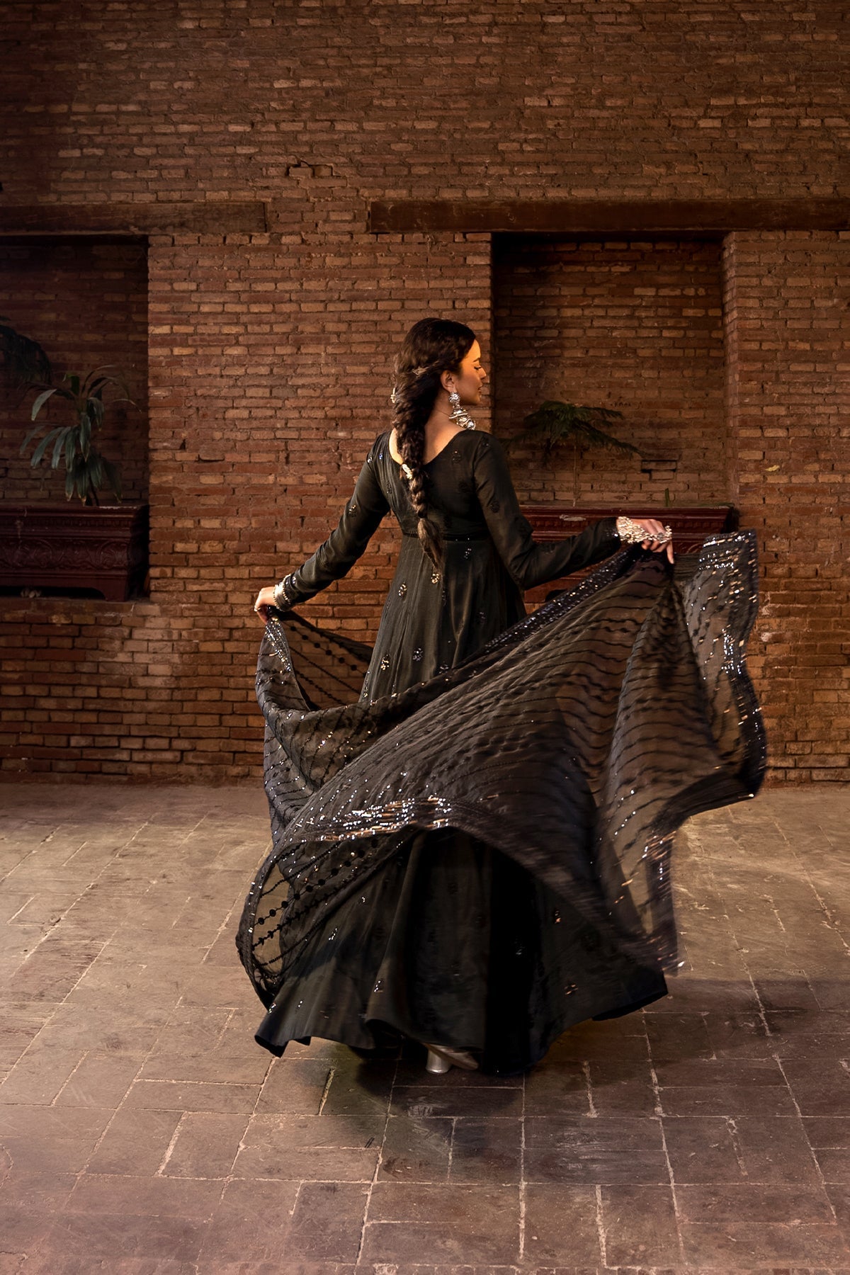 Erum Khan | Shezadian Luxe Formals | Mumtaz by Erum Khan - Designer Dress - Type: Ladies Clothes - Available at Libayah - 100% Original