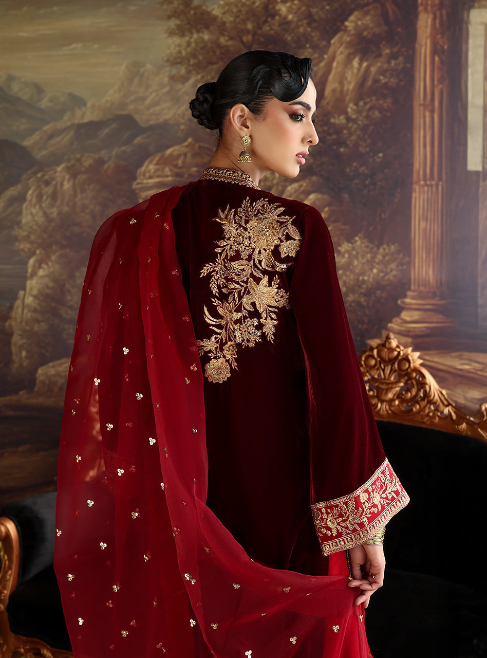 Zainab Chottani | Velura Velvet Edit 25 | Nur Long Shirt by Zainab Chottani - Designer Dress - Type : Ladies Clothes - Available at Libayah - 100% Original 