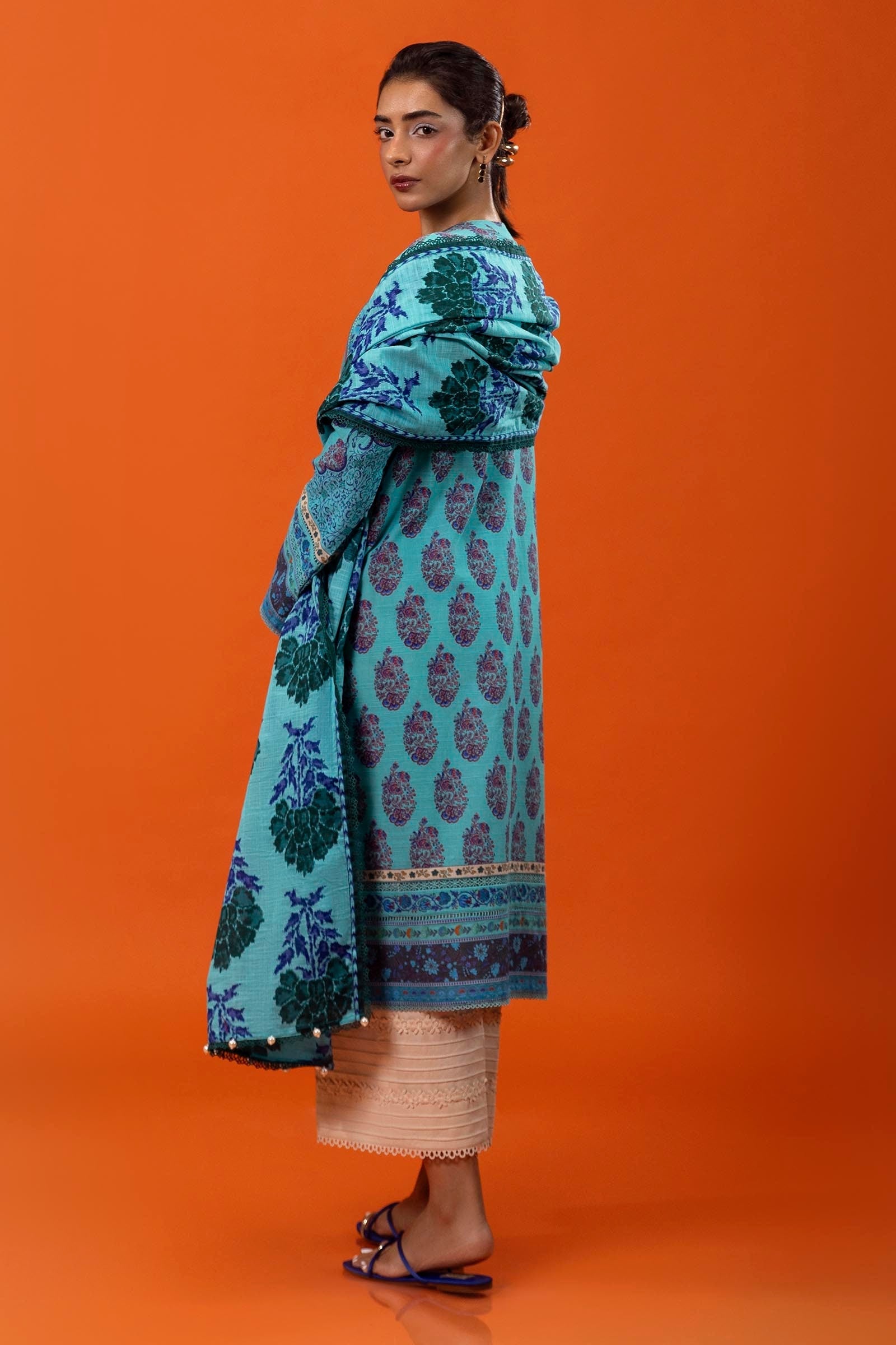 Sana Safinaz | Mahay Winter 24 | H243-003B-2Q by Sana Safinaz - Designer Dress - Type: Luxury - Available at Libayah - 100% Original