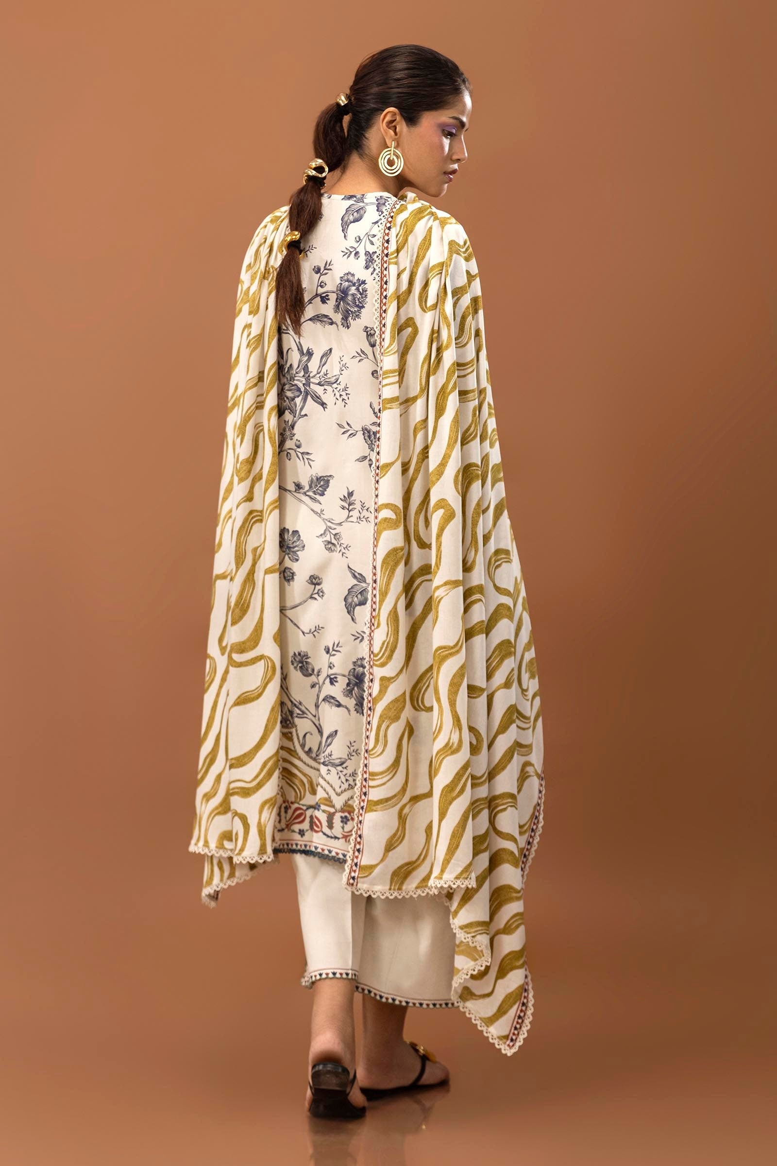 Sana Safinaz | Mahay Winter 24 | H243-004B-3DA by Sana Safinaz - Designer Dress - Type: Luxury - Available at Libayah - 100% Original