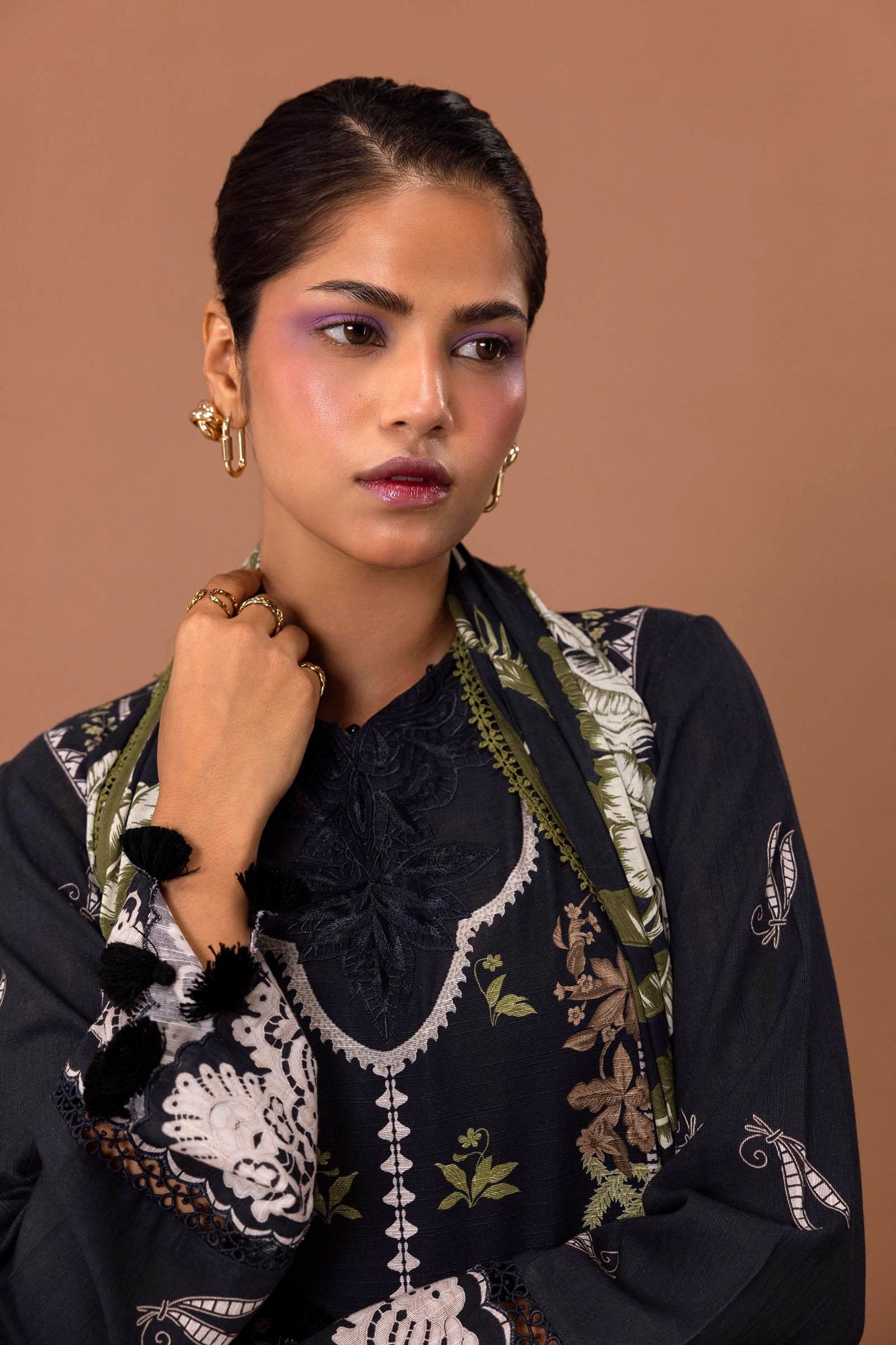 Sana Safinaz | Mahay Winter 24 | H243-006A-3DB by Sana Safinaz - Designer Dress - Type: Luxury - Available at Libayah - 100% Original