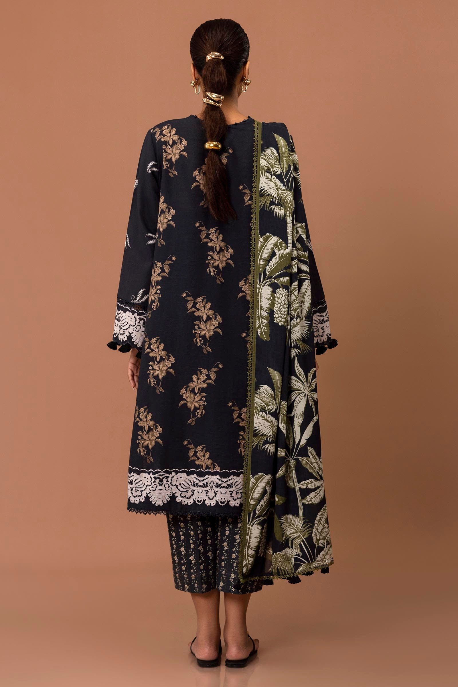 Sana Safinaz | Mahay Winter 24 | H243-006A-3DB by Sana Safinaz - Designer Dress - Type: Luxury - Available at Libayah - 100% Original