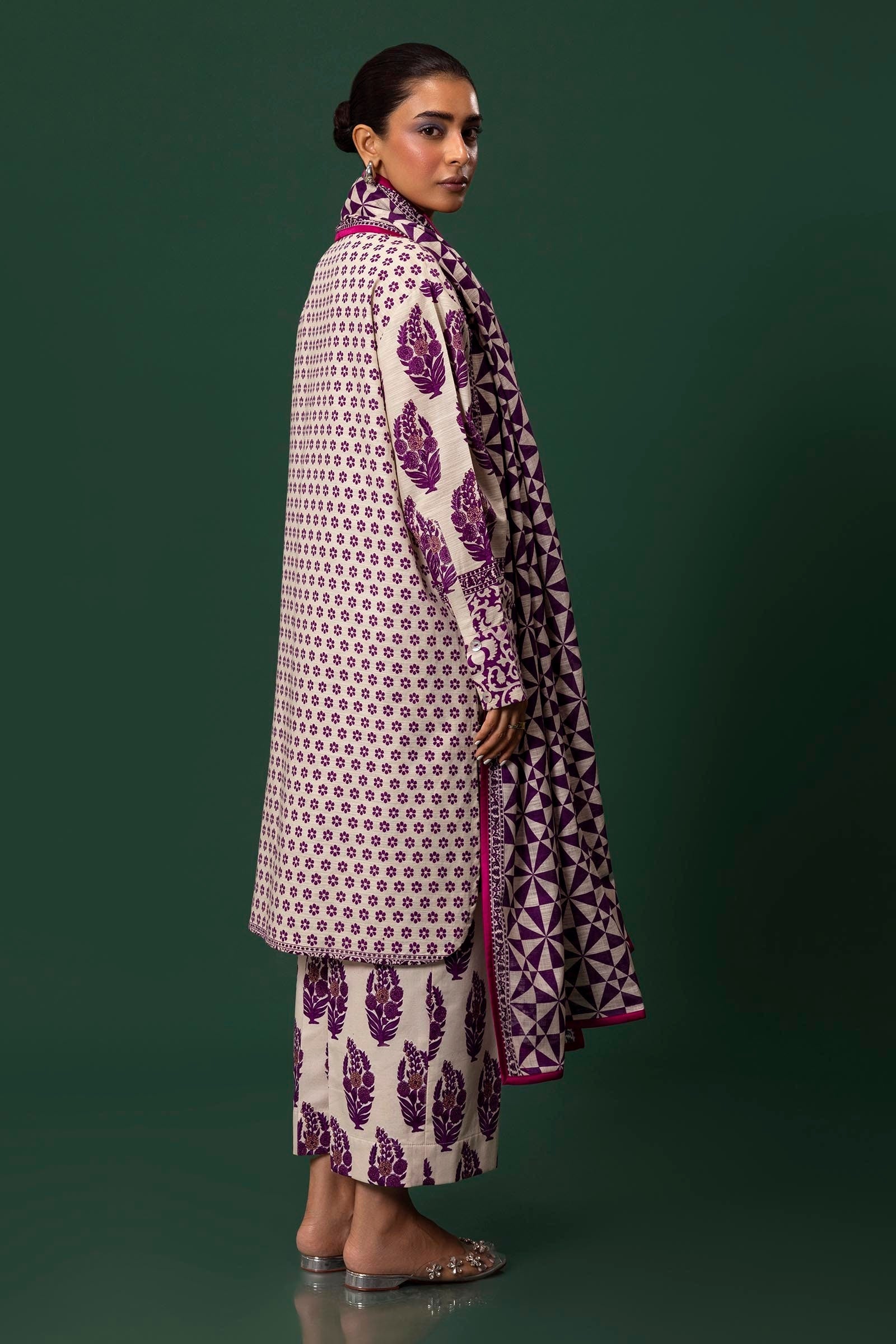 Sana Safinaz | Mahay Winter 24 | H243-009A-3CQ by Sana Safinaz - Designer Dress - Type: Luxury - Available at Libayah - 100% Original