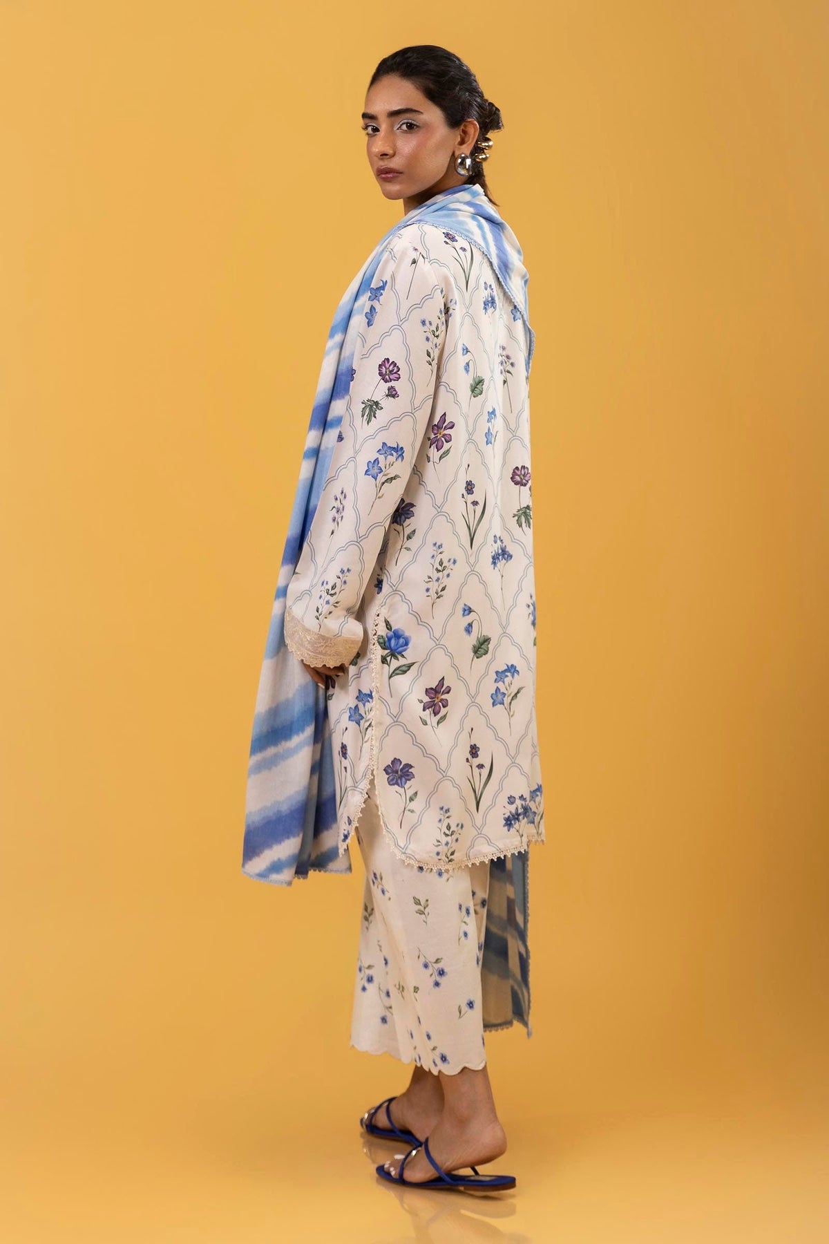 Sana Safinaz  | Mahay Winter 24 | H243-024A-3DB by Sana Safinaz - Designer Dress - Type: Luxury - Available at Libayah - 100% Original