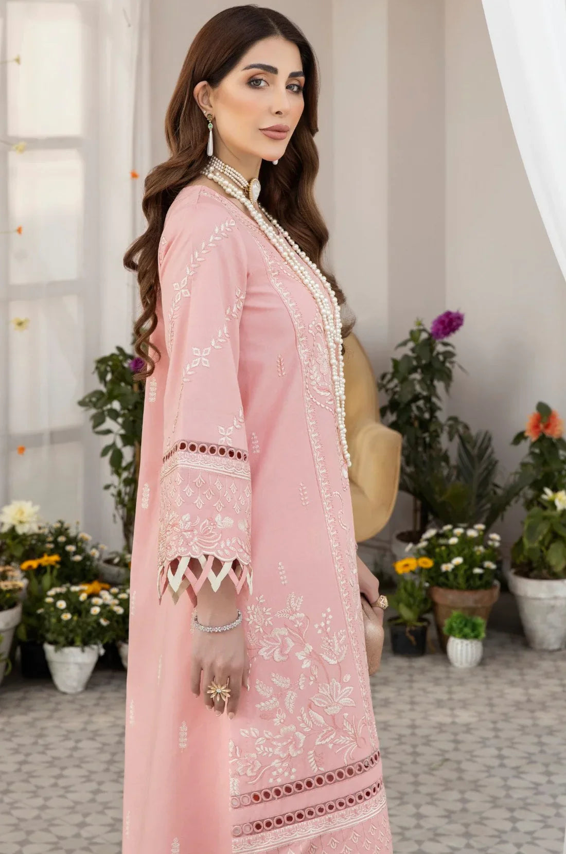 Mohagni | Muntazir Luxury Lawn 24 | AM-07 by Mohagni - Designer Dress - Type: Ladies Clothes - Available at Libayah - 100% Original