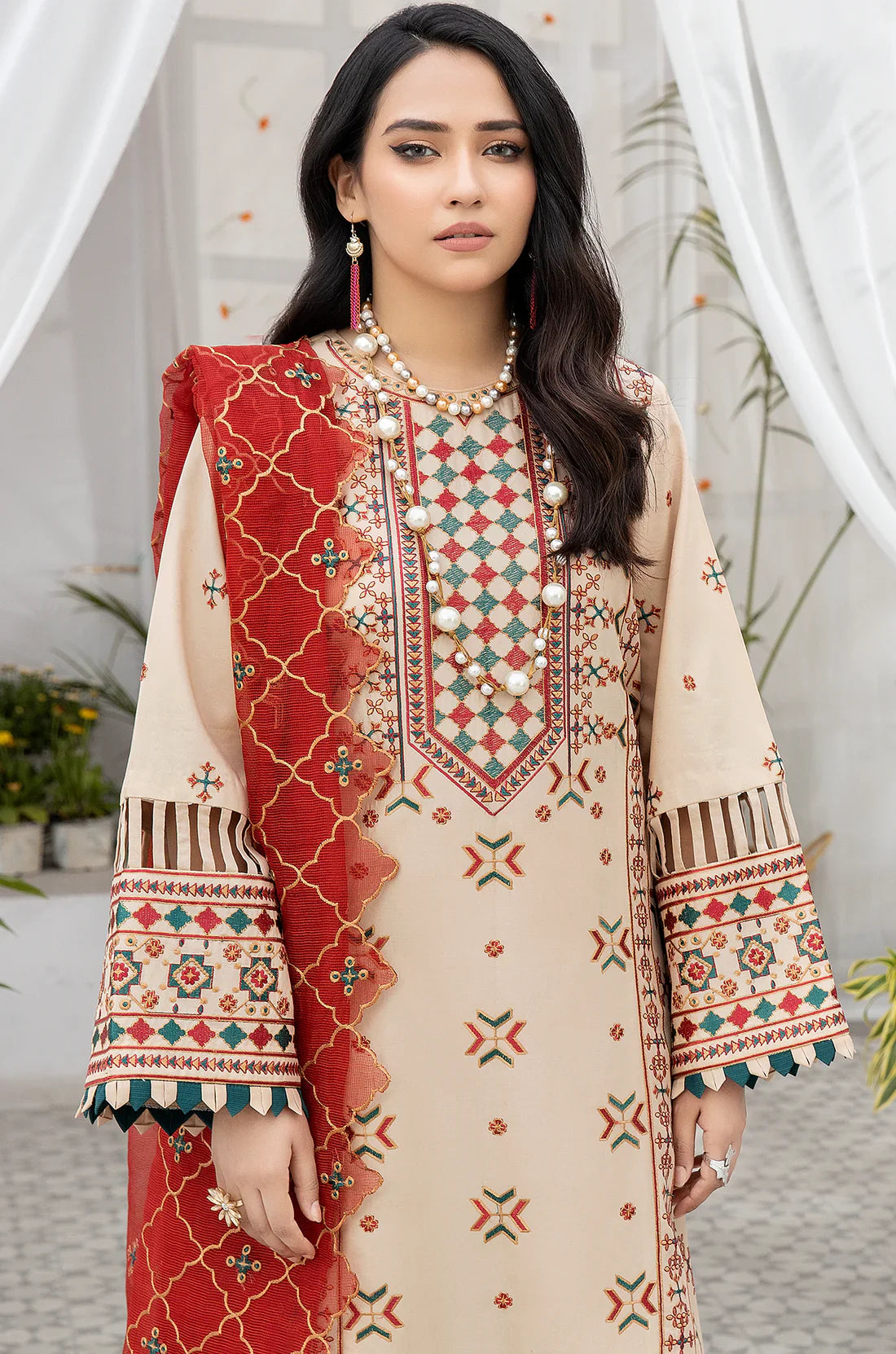 Mohagni | Muntazir Luxury Lawn 24 | AM-15 by Mohagni - Designer Dress - Type: Ladies Clothes - Available at Libayah - 100% Original