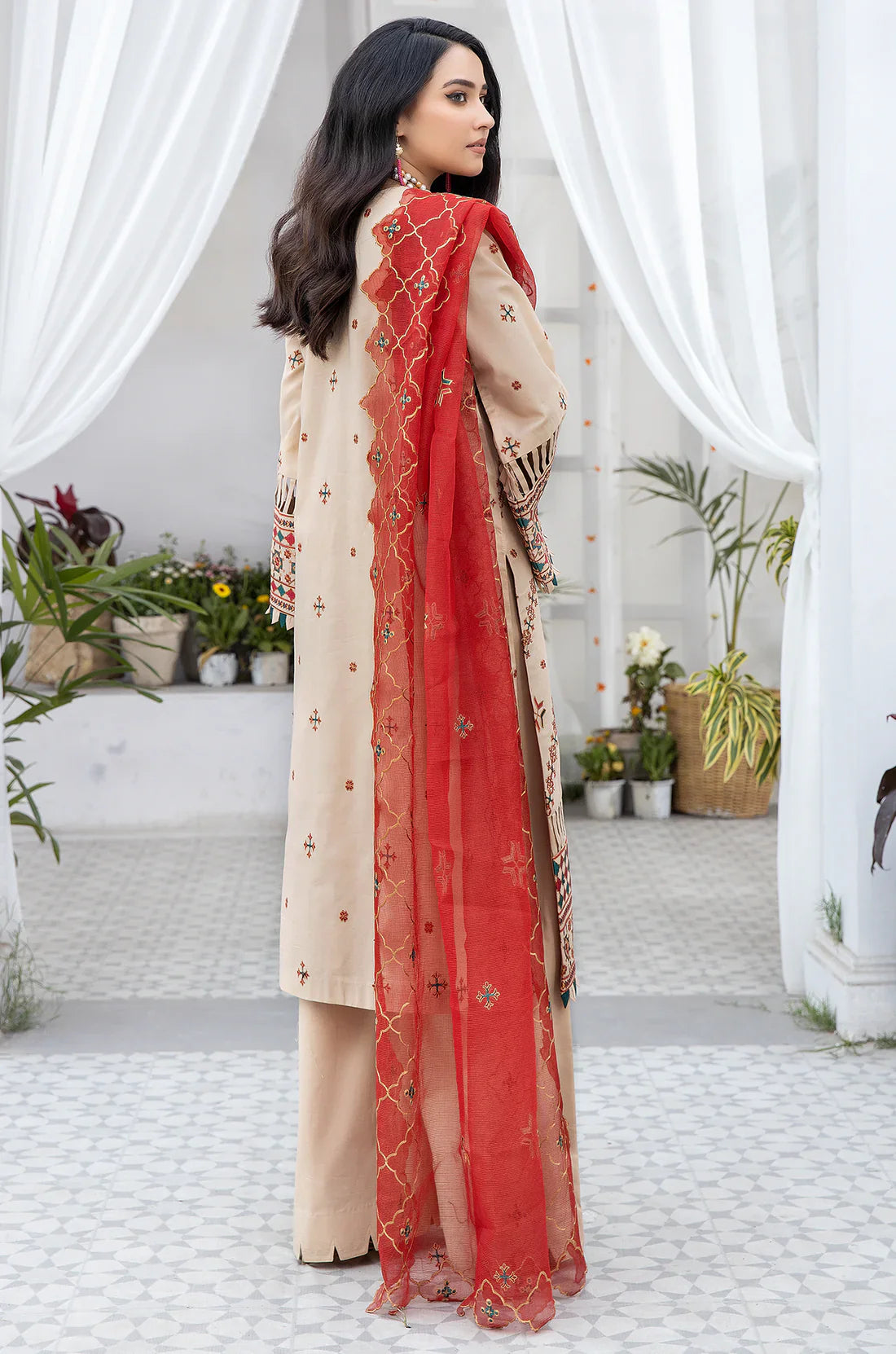 Mohagni | Muntazir Luxury Lawn 24 | AM-15 by Mohagni - Designer Dress - Type: Ladies Clothes - Available at Libayah - 100% Original