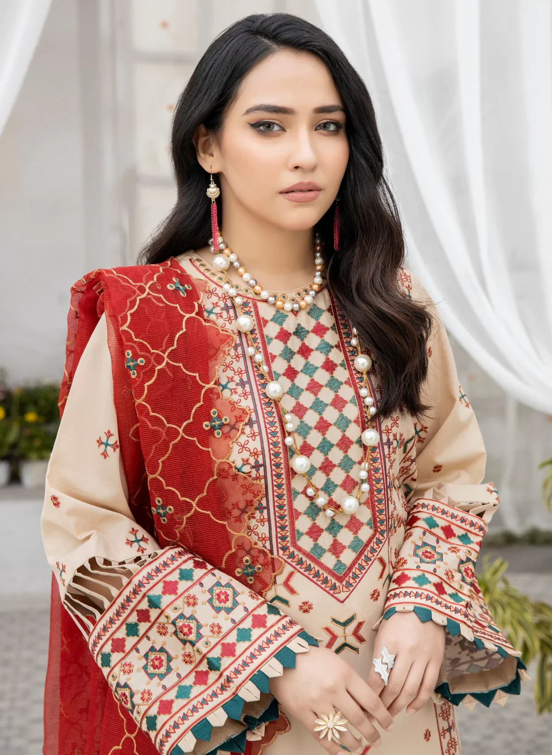 Mohagni | Muntazir Luxury Lawn 24 | AM-15 by Mohagni - Designer Dress - Type: Ladies Clothes - Available at Libayah - 100% Original