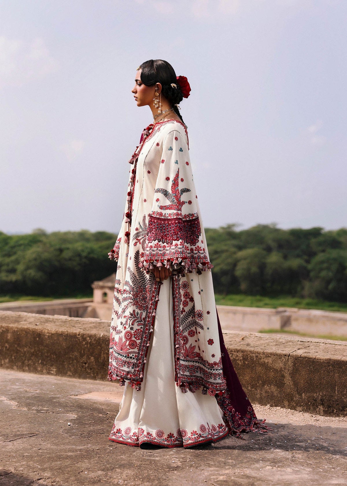 Afsaneh – authentic Pakistani dress from the Hussain Rehar Karandi 25 collection for women in the UK.