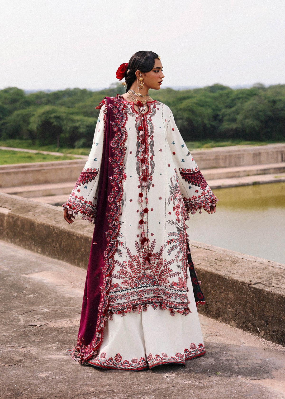Afsaneh – authentic Pakistani dress from the Hussain Rehar Karandi 25 collection for women in the UK.