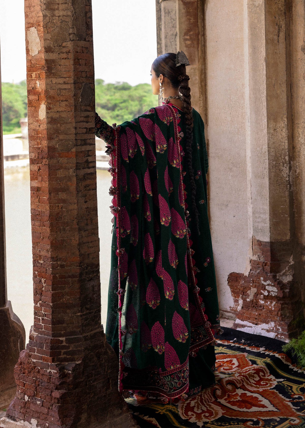 Shayra – authentic Pakistani dress from the Hussain Rehar Karandi 25 collection for women in the UK.