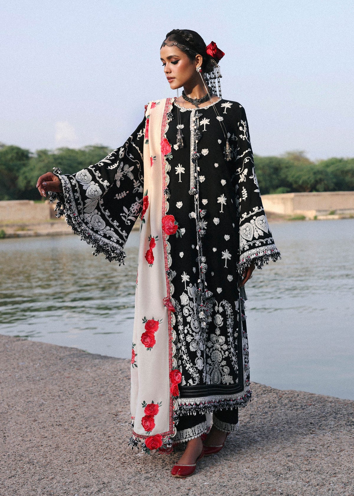 Rose – authentic Pakistani dress from the Hussain Rehar Karandi 25 collection for women in the UK.